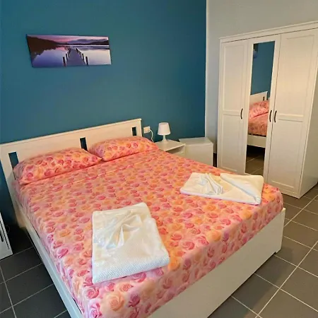 A 100 Passi Dal Mare Bed & Breakfast 3*