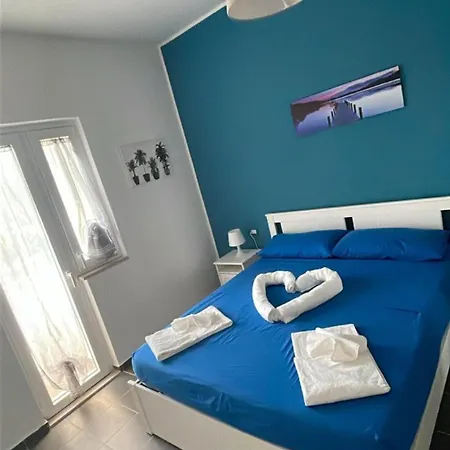 A 100 Passi Dal Mare Bed and breakfast 3*