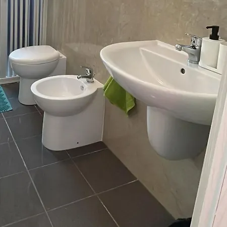 Bed and breakfast A 100 Passi Dal Mare 3*